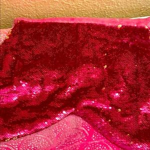Reversible sequin mermaid blanket